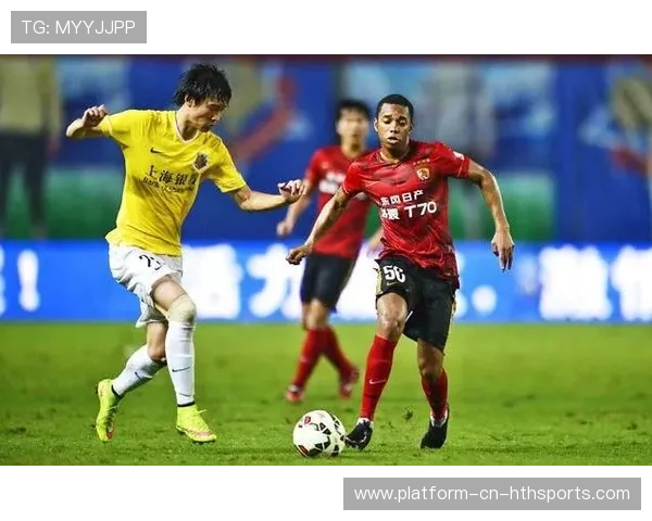 塞维利亚冬窗大动作!新型边前卫引领未来,迎来全新突破 塞维利亚冬窗大动作!新型边前卫引领未来,迎来全新突破