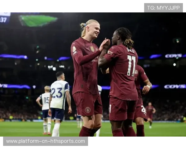 曼城两翼齐飞，多库插上横敲助攻哈兰德破门